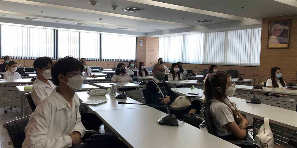 MUIC Students Visit Faculty of Medicine Siriraj Hospital