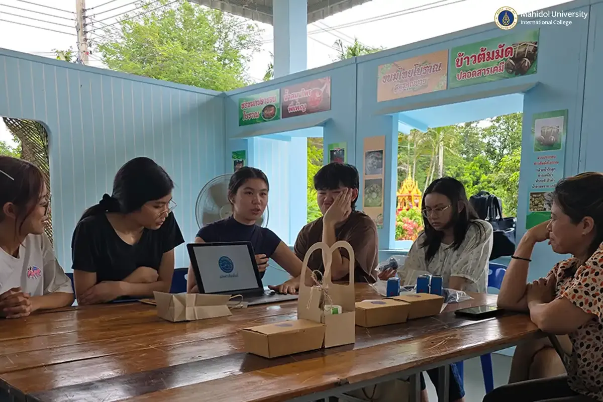 CDP Students Undertake Volunteer Work for Mahasawad Community Learning Center in Salaya￼