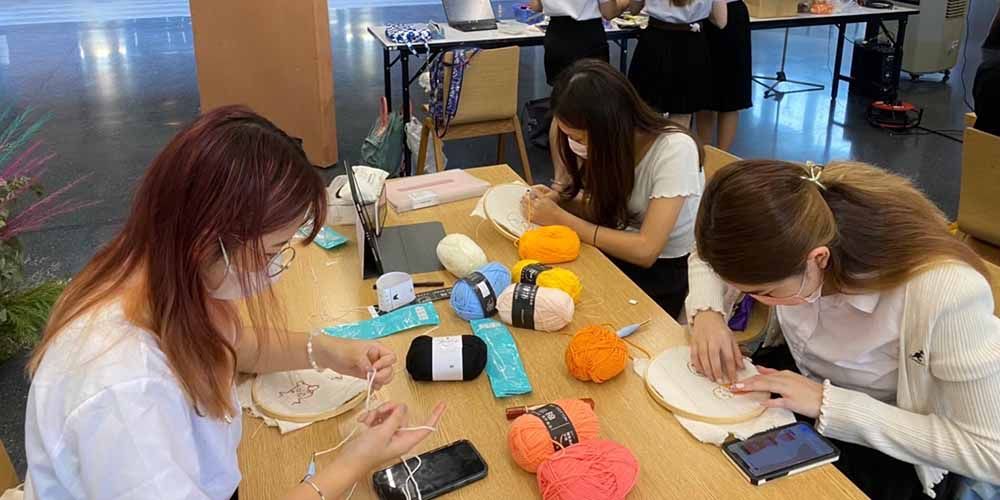 DIY Epoxy Resin Keychain with Art Club