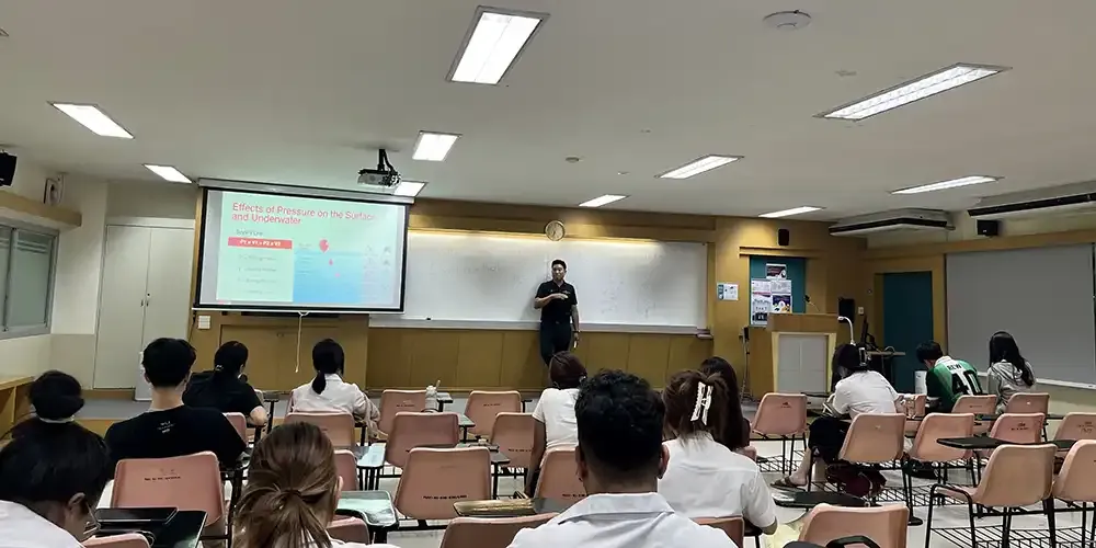 Diving Club Holds Scuba Theory Session