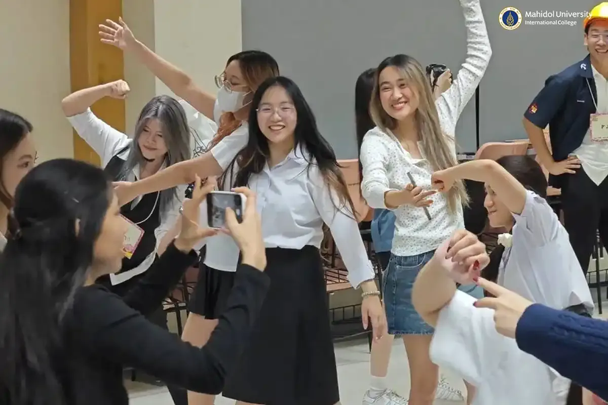 MUIC Welcomes Freshmen via Rubnong Activity