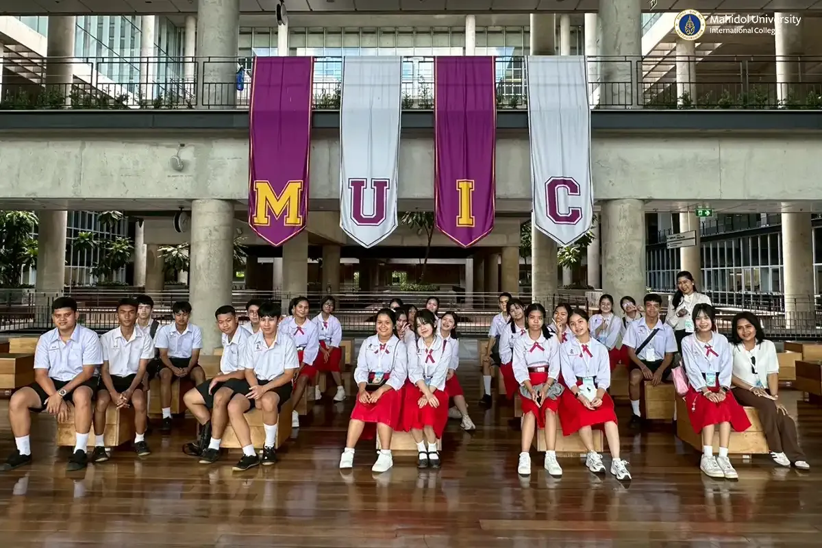 MUIC Welcomes Visitors from Srithummaratsuksa School English Program School