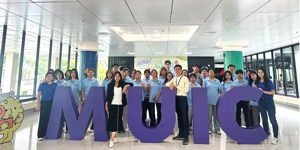 High School Students from Yunnan, China Visit MUIC