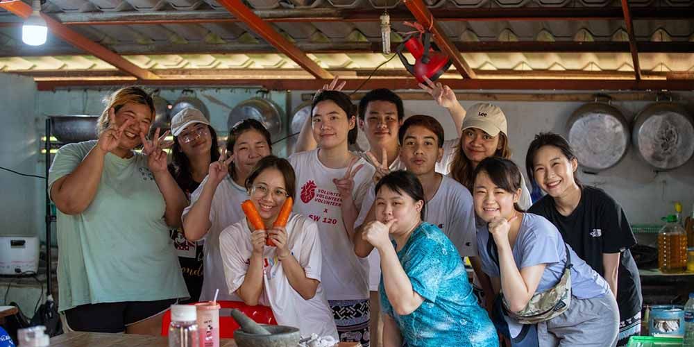 MUIC Students Attend Volunteer Camp