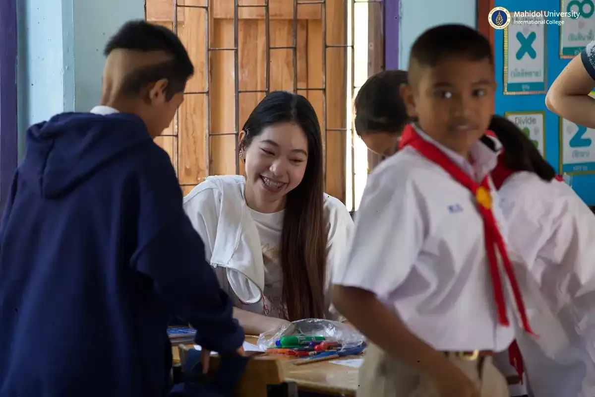 MUIC Students Join Volunteer Camp