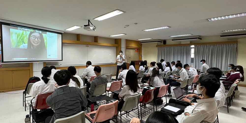 MUIC’s Chemistry Program Holds Alumni Talk