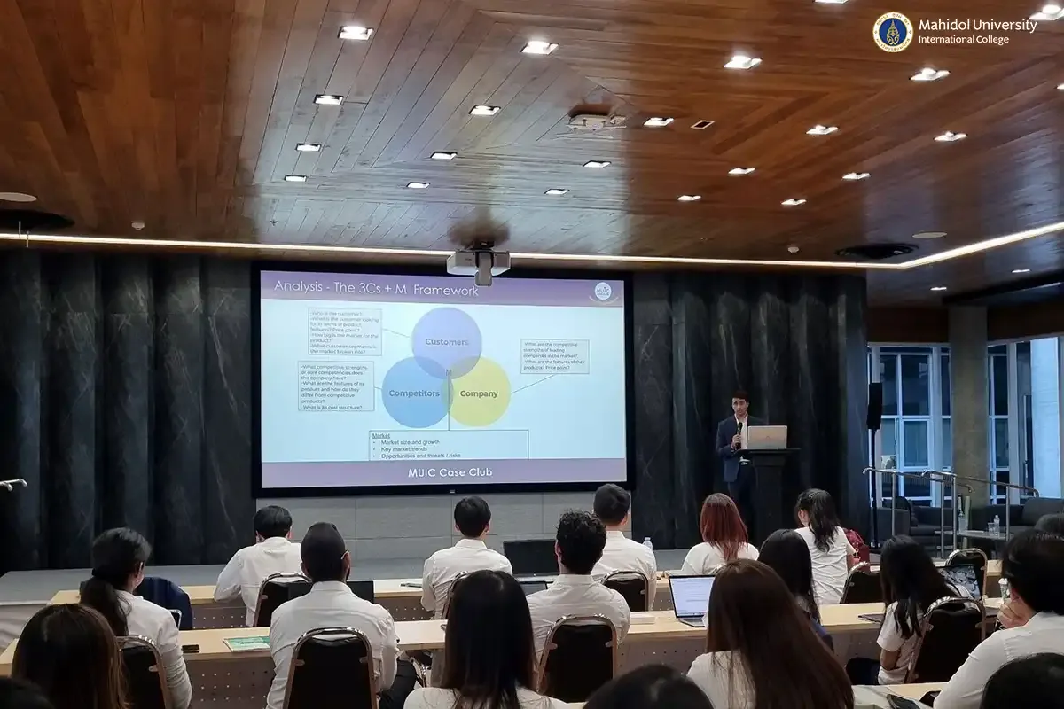 Case Club Members Learn from former Club President 