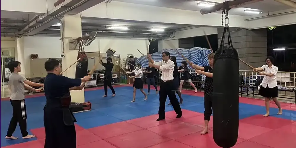 Kendo Club Members Attend Workshop of Famous Sensei