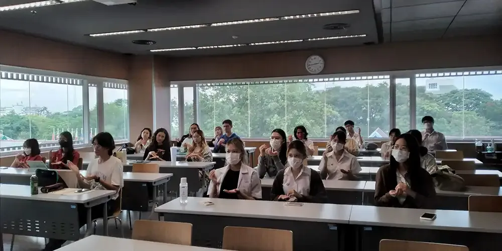 Sign Language Club Offers ASL Class