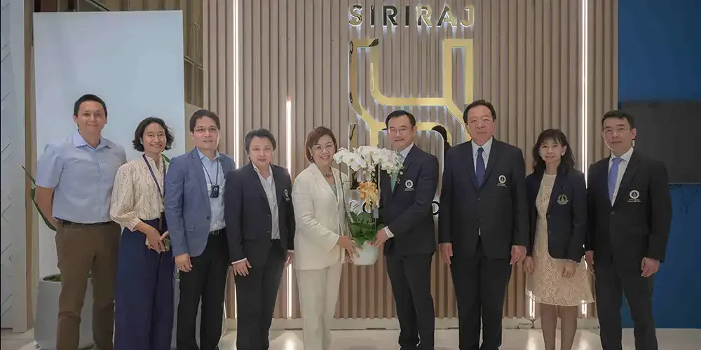 MUIC Officials Attend Inauguration of Siriraj’s New Health Center