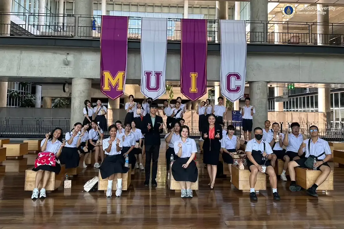 MUIC Welcomes Visitors from Phuket Wittayalai School￼