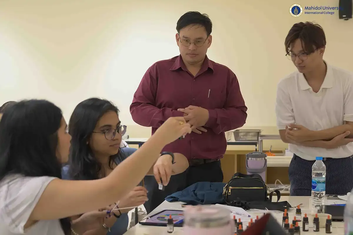 Chemistry Seminar in MUIC Explores the Science and Art of Perfumery