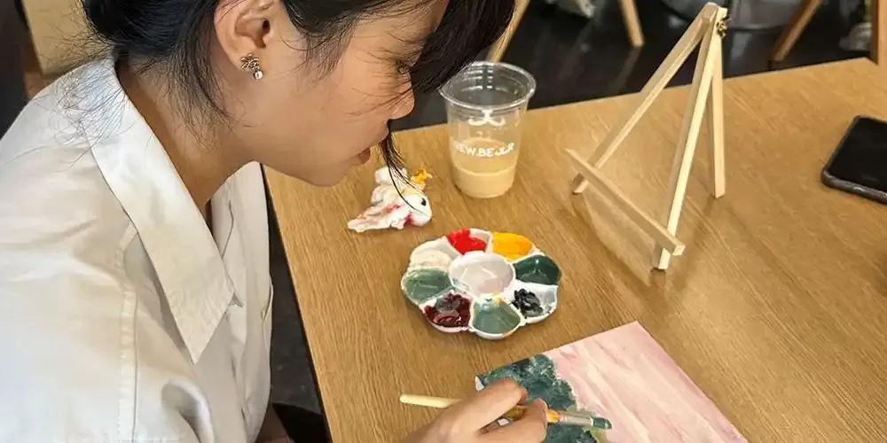 Art Club Encourages Students to Paint “Shades of Love”