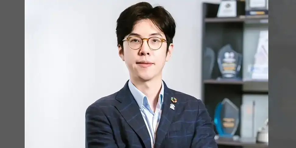 From MUIC to Bitkub: The Career Path of Atthakrit Chimplapibul￼